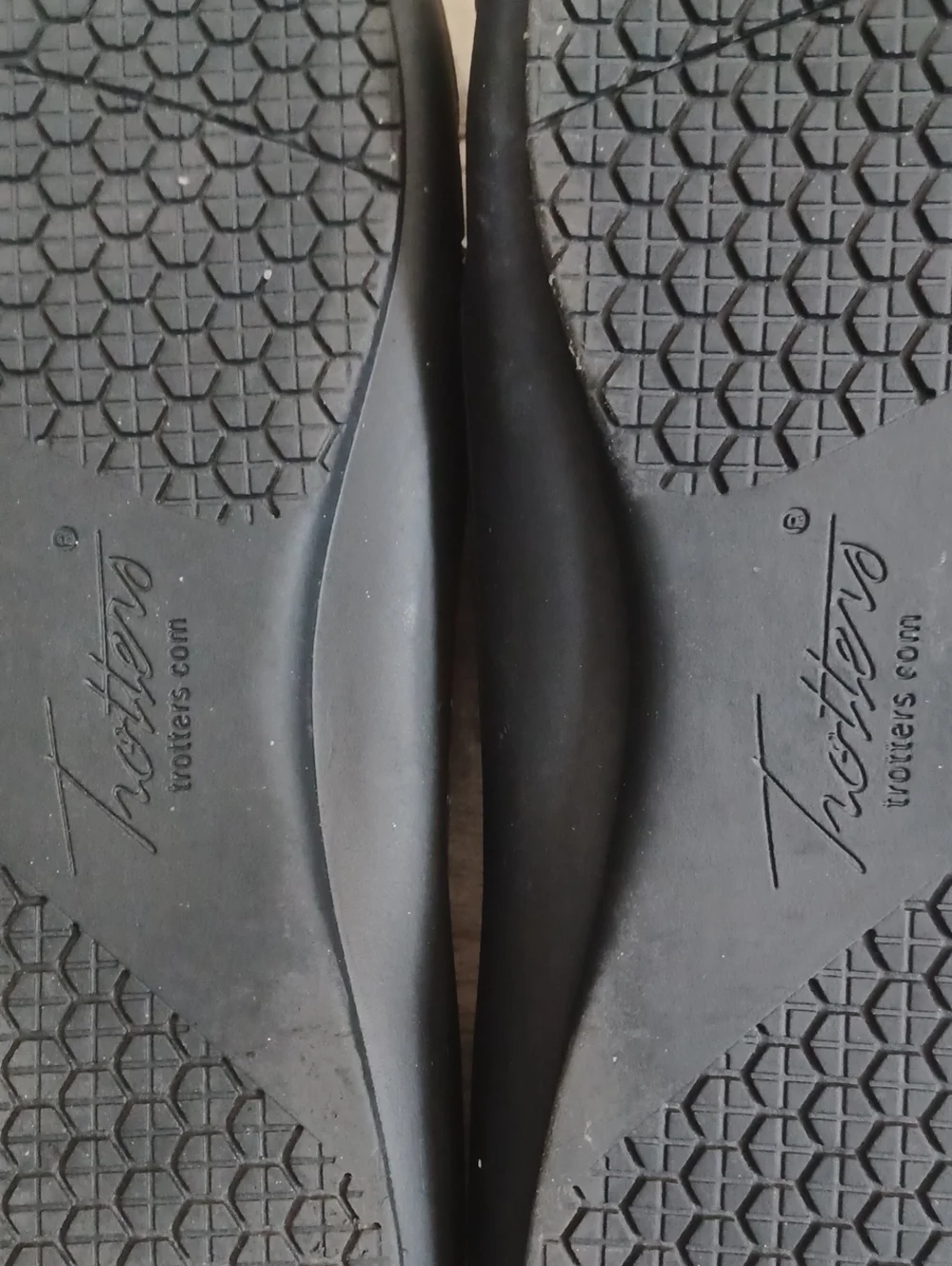 9W Trotters silver sandals. Slip on shoes with adjustable Velcro straps.